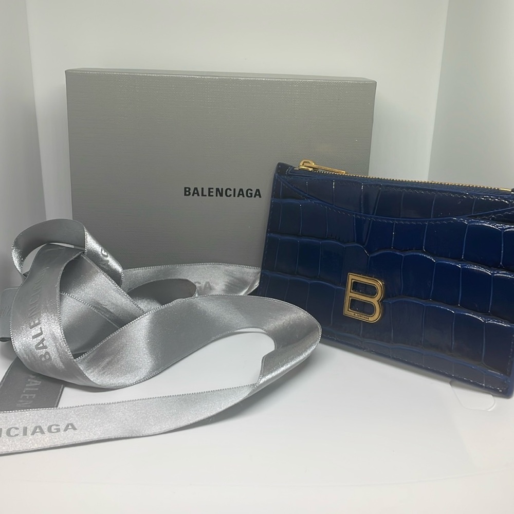 Brand New  Balenciaga Wallet- Gifting quality with box and ribbon